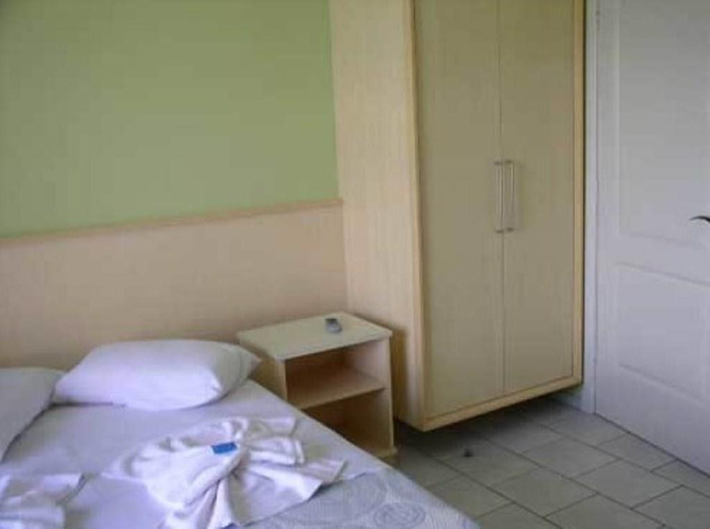 Hotel Pousada Mineirinho Balneário Praia do Leste Habitación foto